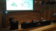 El periodista Salvador Alsius presentatnt la conferència 'Educació Mediàtica'